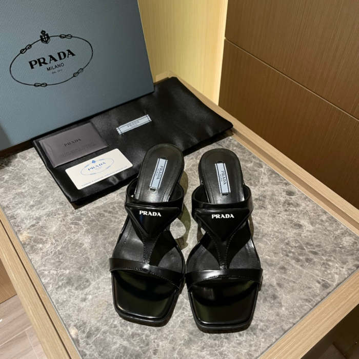 Flat leather sandals slippers , size 35-40 , with box, SS60-1384-1389