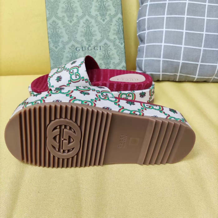 Flat leather sandals slippers , size 34-44 , with box, SS60-1396