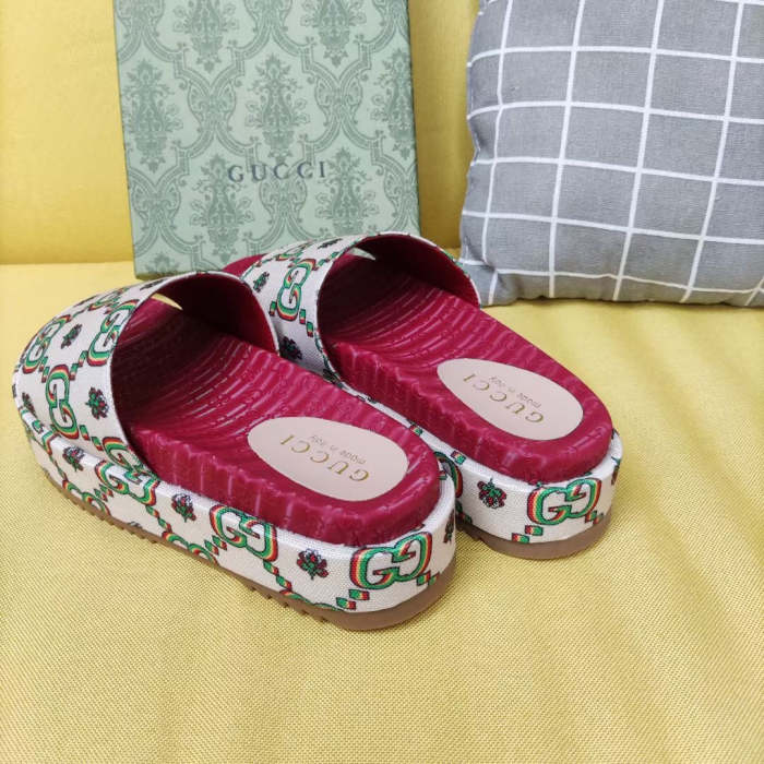 Flat leather sandals slippers , size 34-44 , with box, SS60-1396