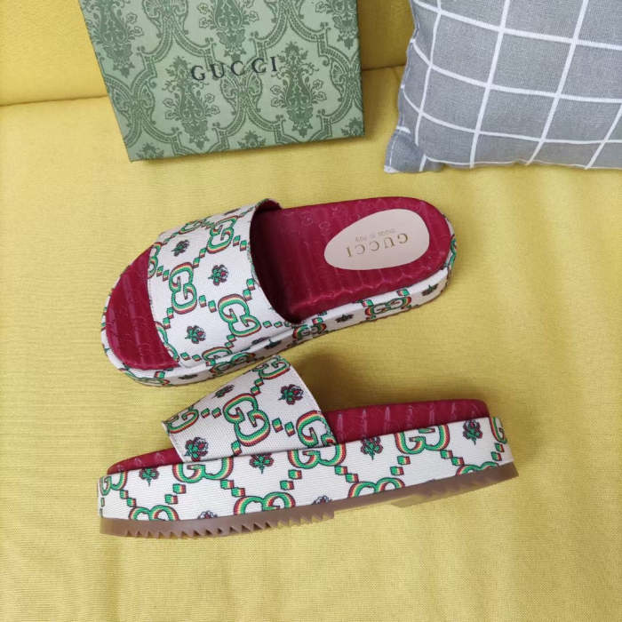 Flat leather sandals slippers , size 34-44 , with box, SS60-1396