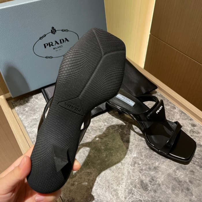 Flat leather sandals slippers , size 35-40 , with box, SS60-1384-1389
