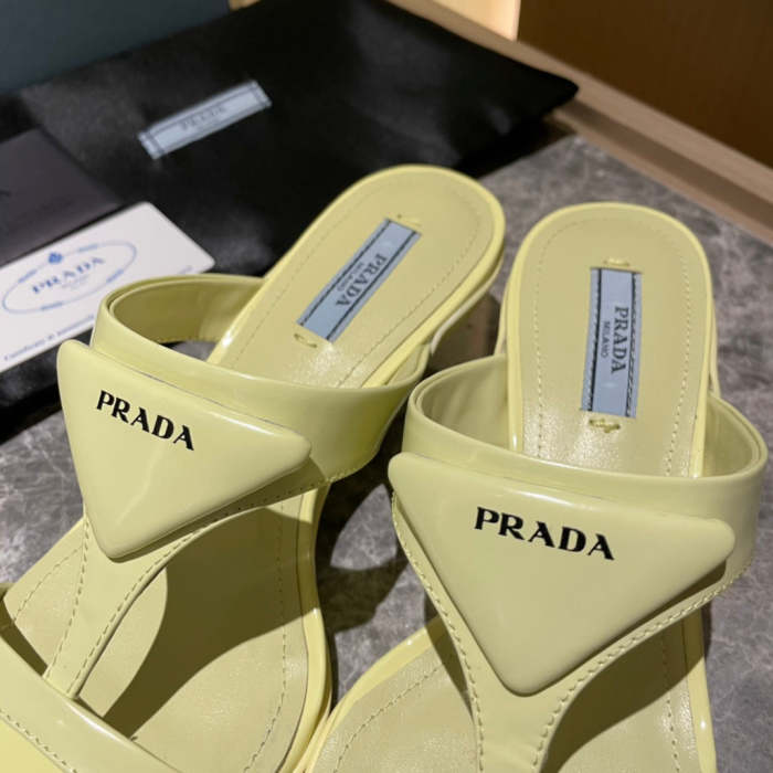 Flat leather sandals slippers , size 35-40 , with box, SS60-1384-1389
