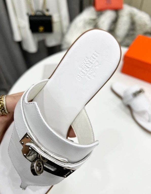 Flat leather sandals slippers , size 35-44 ,with box, SS70-1202-1207