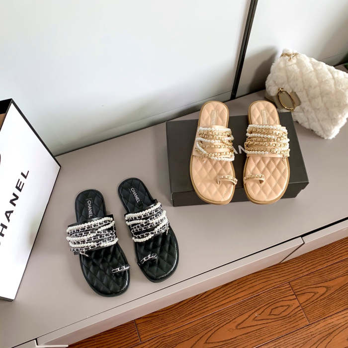 Flat leather sandals slippers , size 34-40 ,with box, SS60-1426-1427