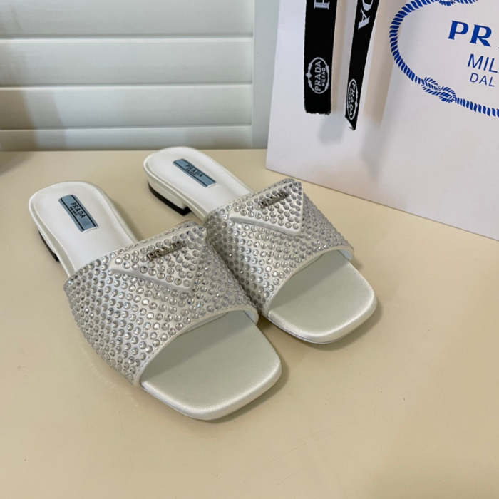 Flat leather sandals slippers , size 35-40 ,with box, SS60-1423