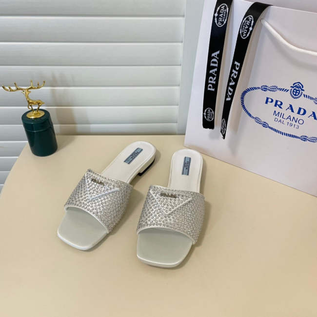 Flat leather sandals slippers , size 35-40 ,with box, SS60-1423