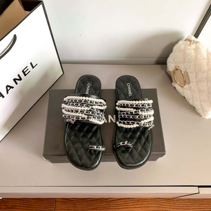 Flat leather sandals slippers , size 34-40 ,with box, SS60-1426-1427