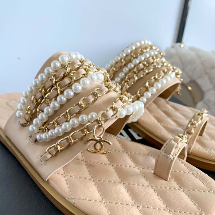 Flat leather sandals slippers , size 34-40 ,with box, SS60-1426-1427