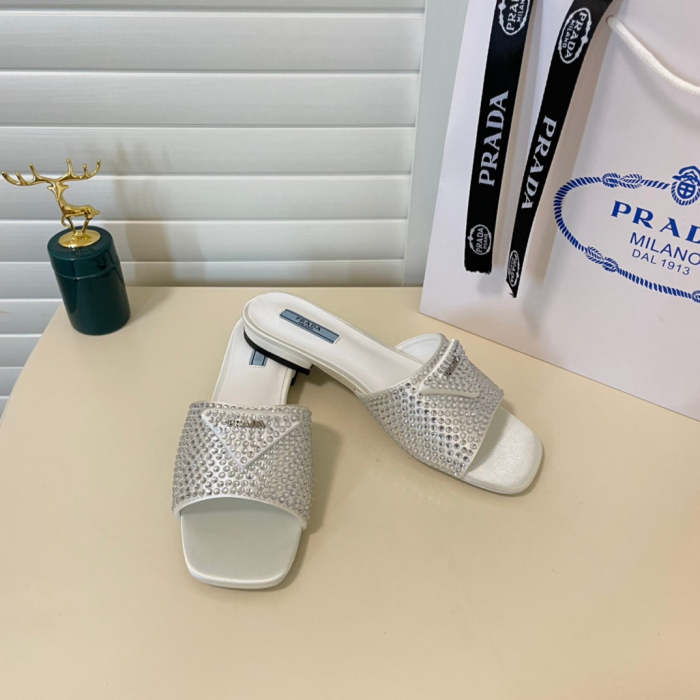 Flat leather sandals slippers , size 35-40 ,with box, SS60-1423