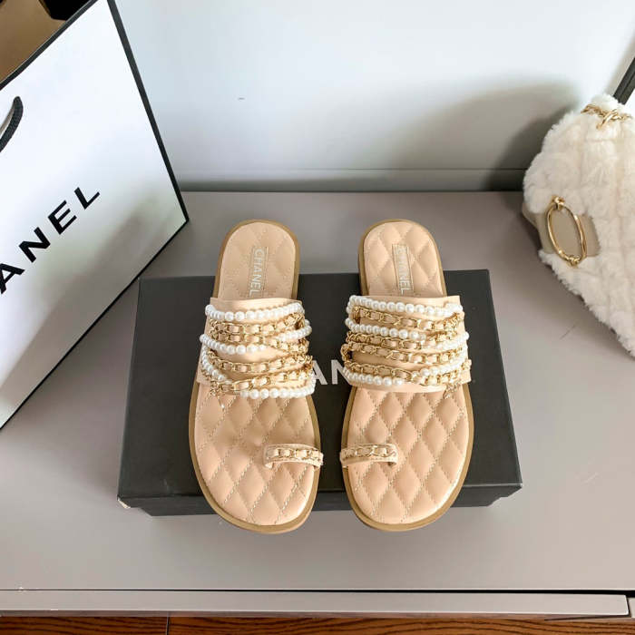 Flat leather sandals slippers , size 34-40 ,with box, SS60-1426-1427