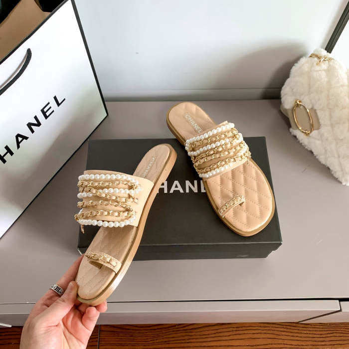 Flat leather sandals slippers , size 34-40 ,with box, SS60-1426-1427