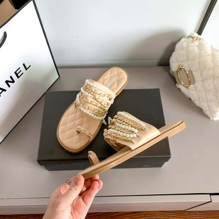 Flat leather sandals slippers , size 34-40 ,with box, SS60-1426-1427