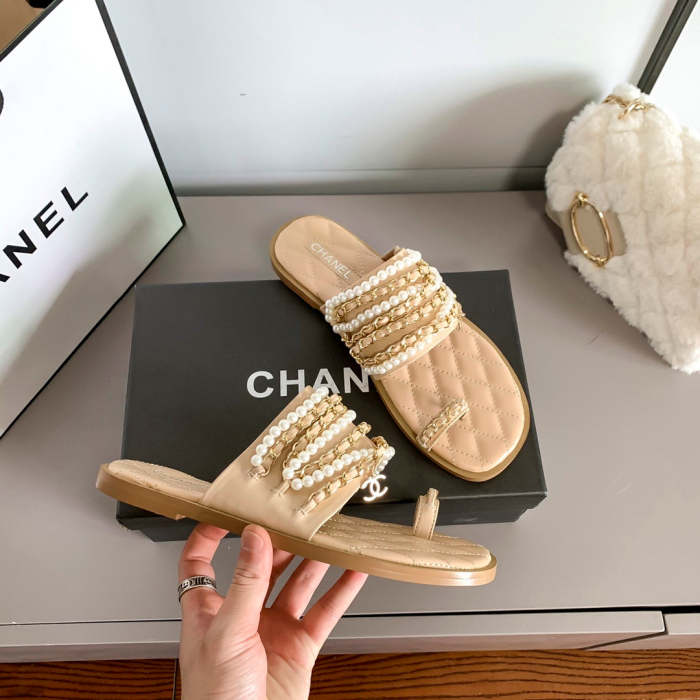 Flat leather sandals slippers , size 34-40 ,with box, SS60-1426-1427