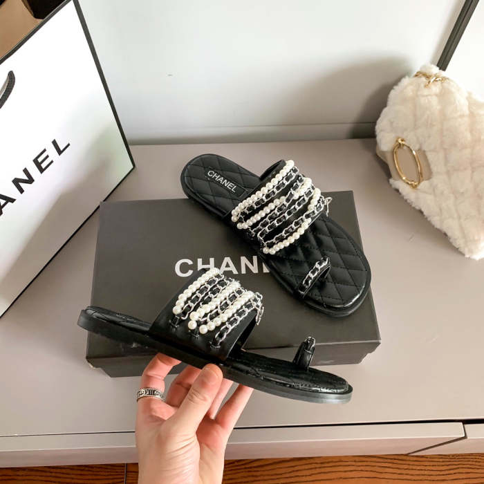 Flat leather sandals slippers , size 34-40 ,with box, SS60-1426-1427