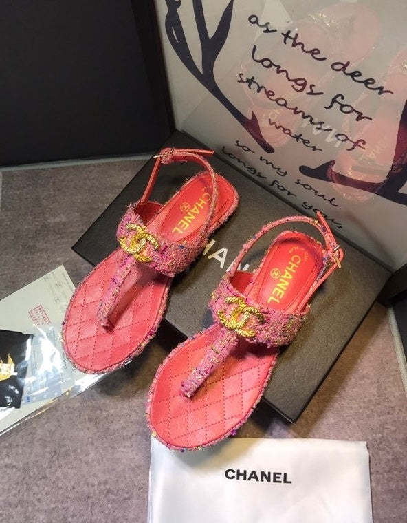 Flat leather sandals slippers , size 35-40 ,with box, SS70-1224-1225