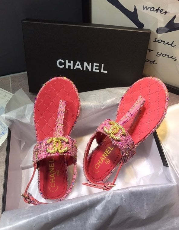 Flat leather sandals slippers , size 35-40 ,with box, SS70-1224-1225