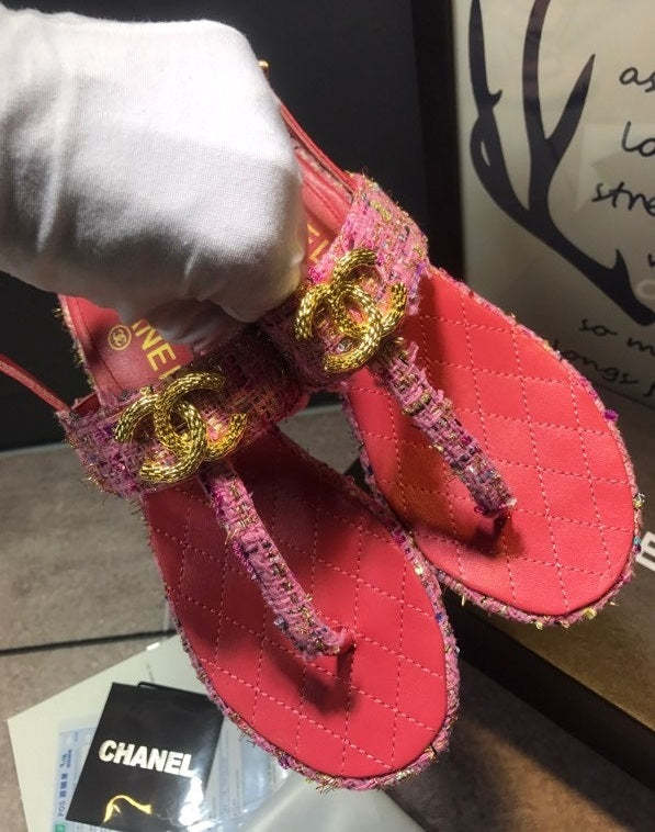 Flat leather sandals slippers , size 35-40 ,with box, SS70-1224-1225