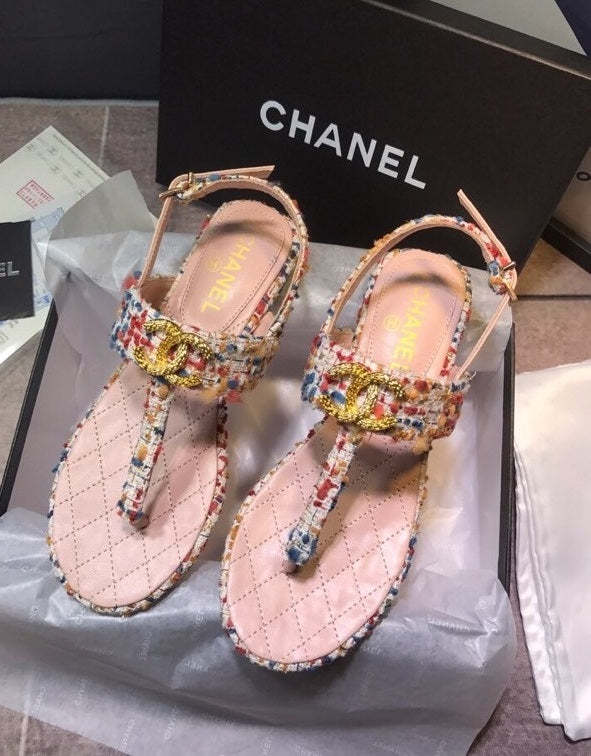 Flat leather sandals slippers , size 35-40 ,with box, SS70-1224-1225