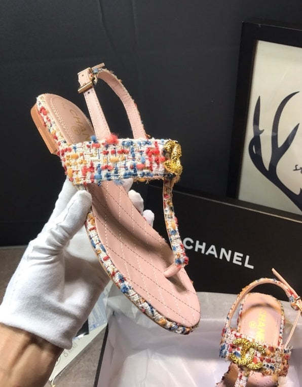 Flat leather sandals slippers , size 35-40 ,with box, SS70-1224-1225