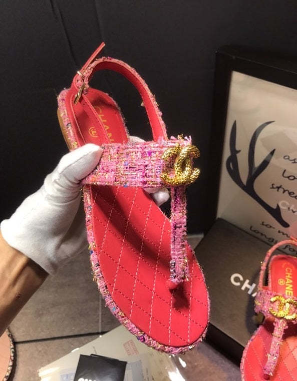 Flat leather sandals slippers , size 35-40 ,with box, SS70-1224-1225
