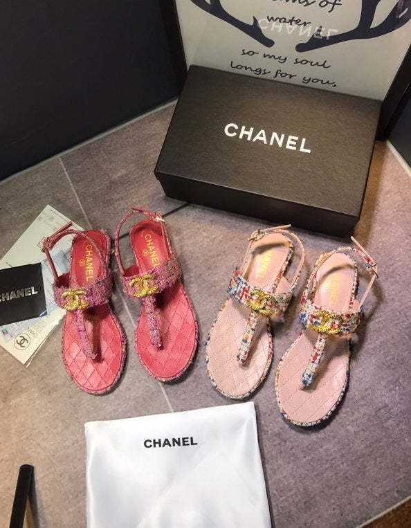 Flat leather sandals slippers , size 35-40 ,with box, SS70-1224-1225