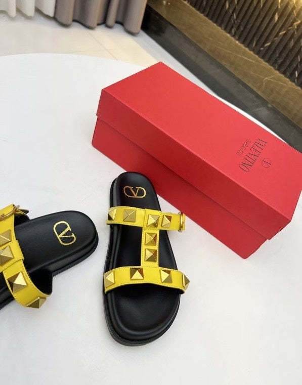 Flat leather sandals slippers , size 35-40 ,with box, SS70-1226-1231