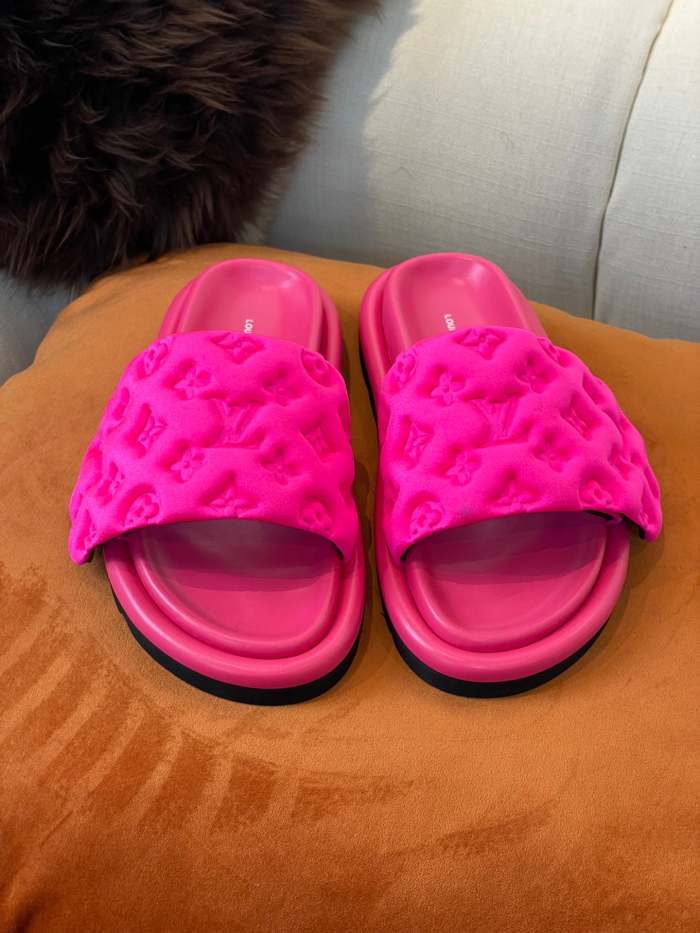 Flat leather sandals slippers , size 35-41 ,with box, SS60-1454-1458