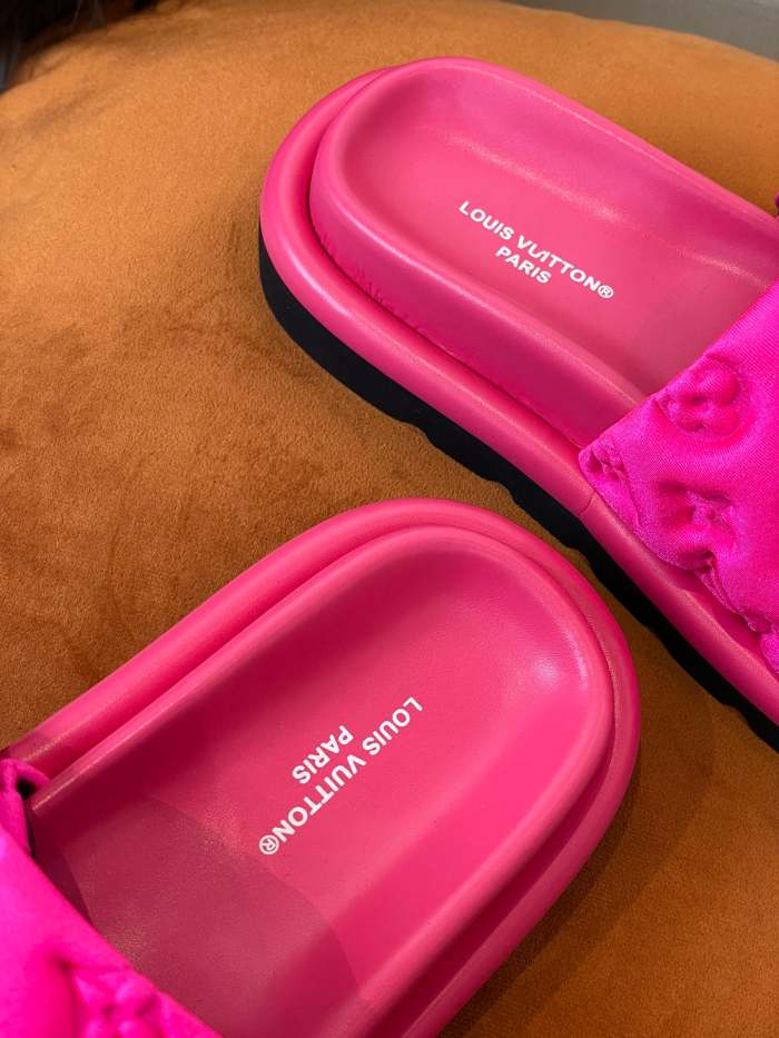 Flat leather sandals slippers , size 35-41 ,with box, SS60-1454-1458