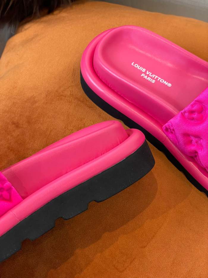 Flat leather sandals slippers , size 35-41 ,with box, SS60-1454-1458
