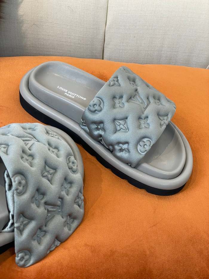 Flat leather sandals slippers , size 35-41 ,with box, SS60-1454-1458