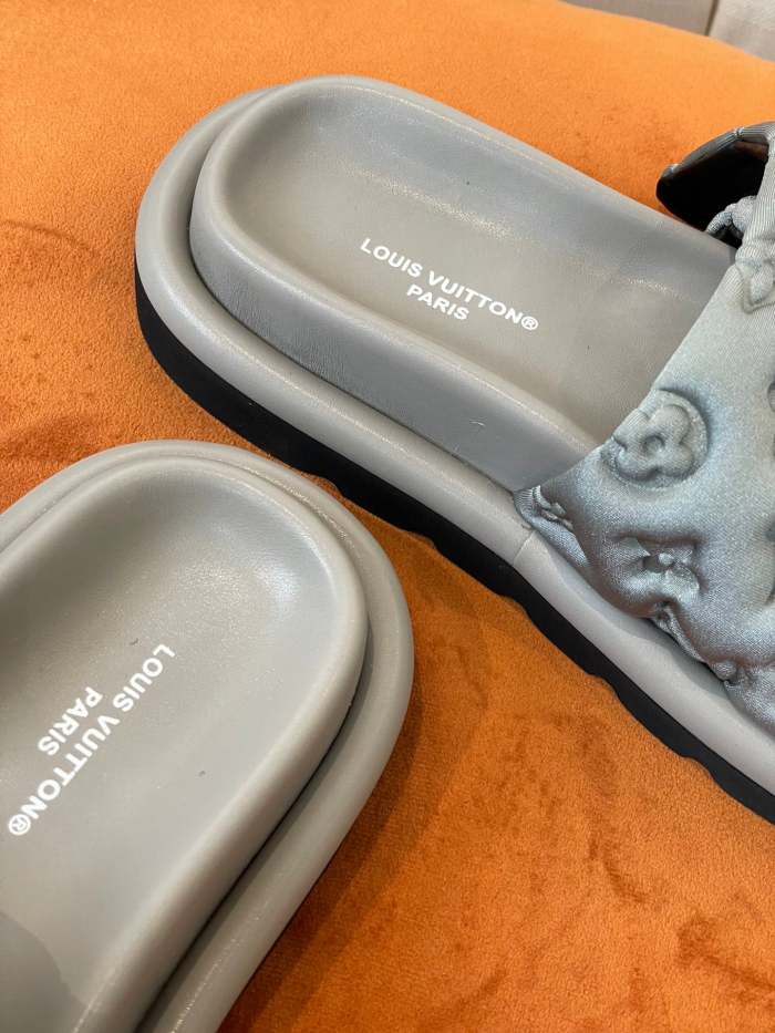 Flat leather sandals slippers , size 35-41 ,with box, SS60-1454-1458