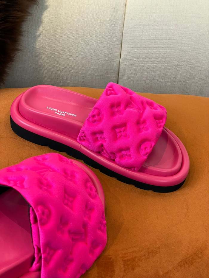 Flat leather sandals slippers , size 35-41 ,with box, SS60-1454-1458