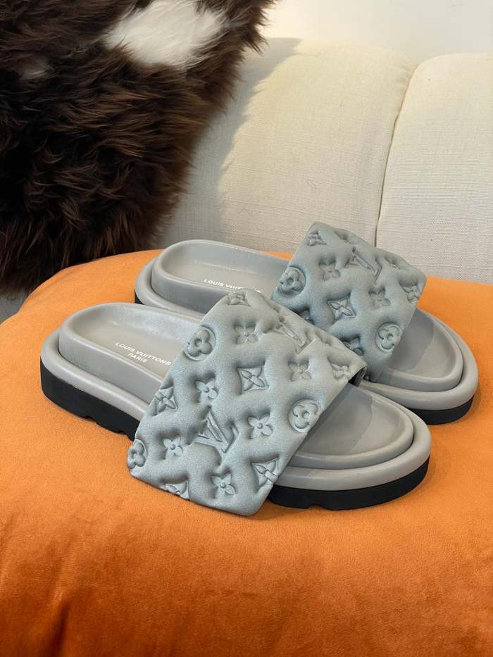 Flat leather sandals slippers , size 35-41 ,with box, SS60-1454-1458