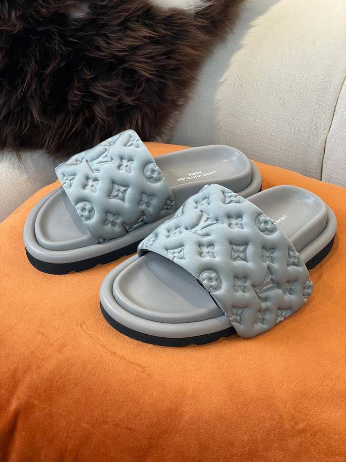 Flat leather sandals slippers , size 35-41 ,with box, SS60-1454-1458