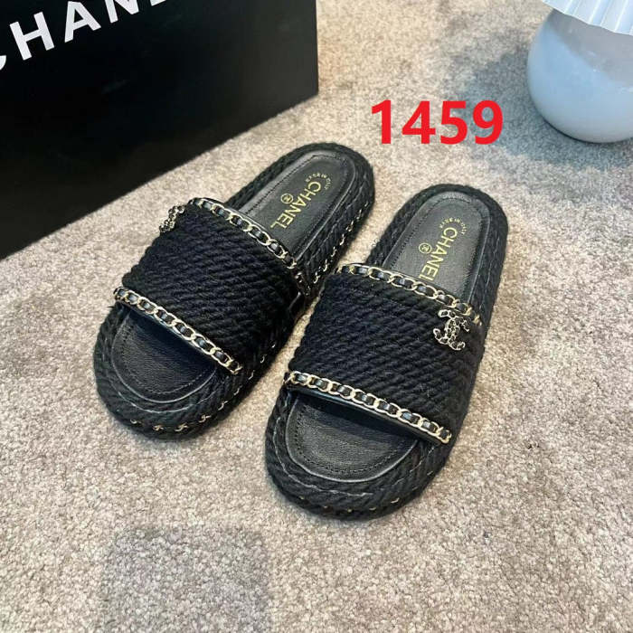 Flat leather sandals slippers , size 35-40 ,with box, SS60-1459