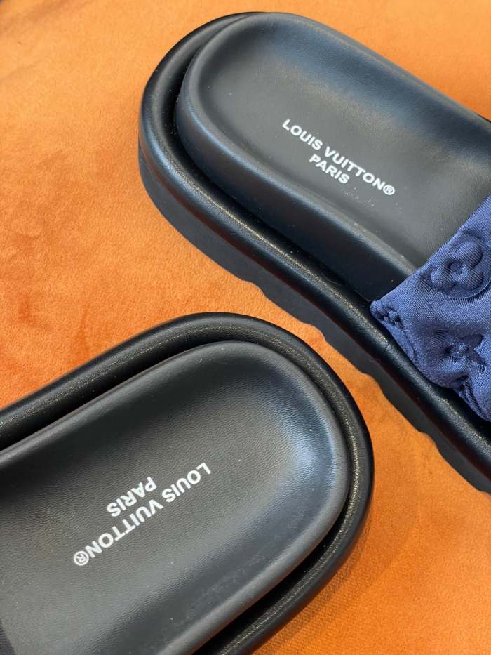 Flat leather sandals slippers , size 35-41 ,with box, SS60-1454-1458
