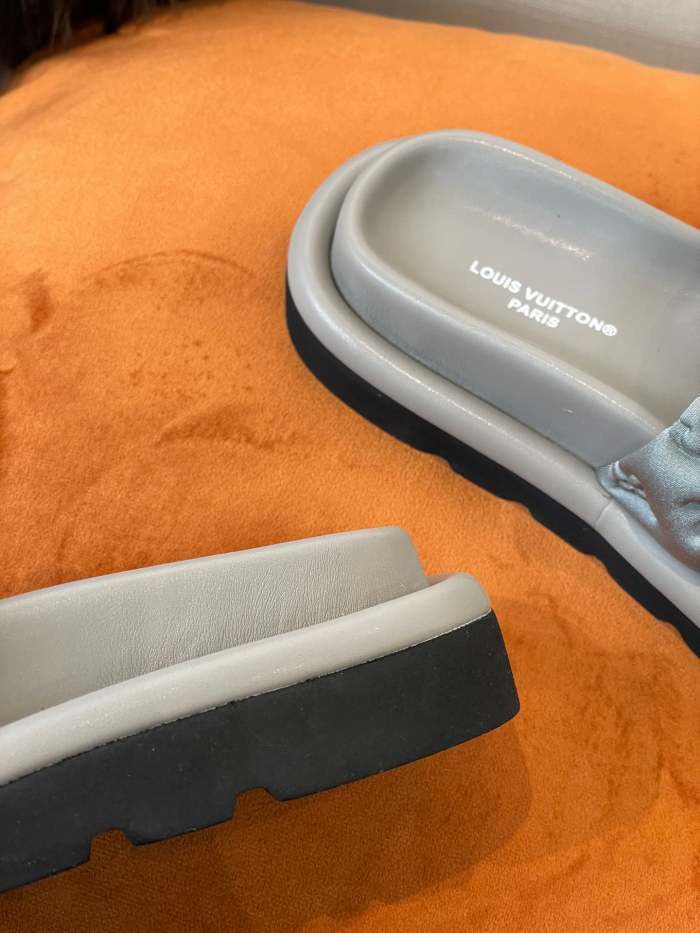 Flat leather sandals slippers , size 35-41 ,with box, SS60-1454-1458