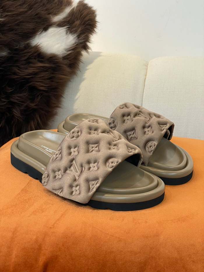 Flat leather sandals slippers , size 35-41 ,with box, SS60-1454-1458