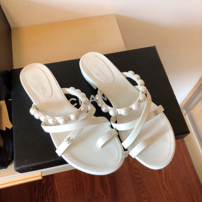 Flat leather sandals slippers , size 34-40 ,with box, SS60-1452-1453