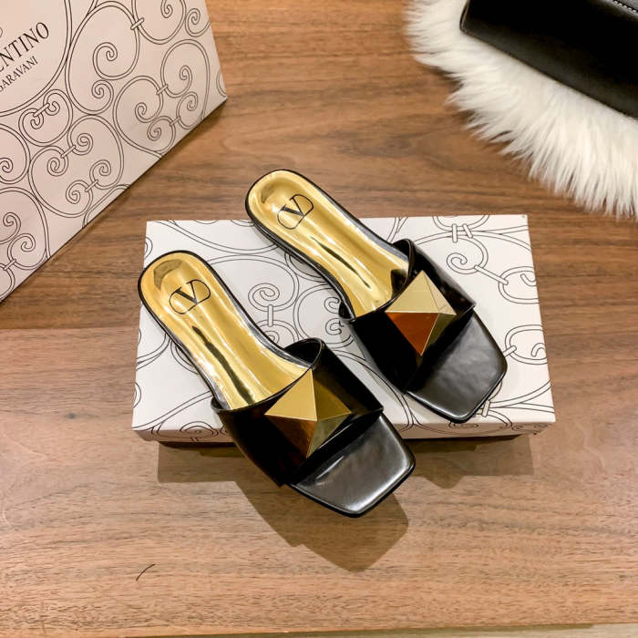 Flat leather sandals slippers , size 35-40 ,with box, SS50-907-912