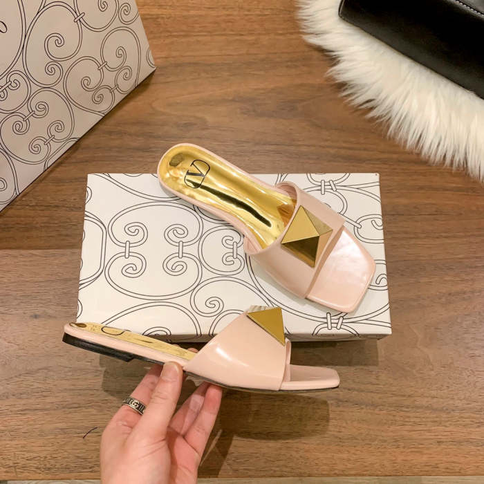 Flat leather sandals slippers , size 35-40 ,with box, SS50-907-912