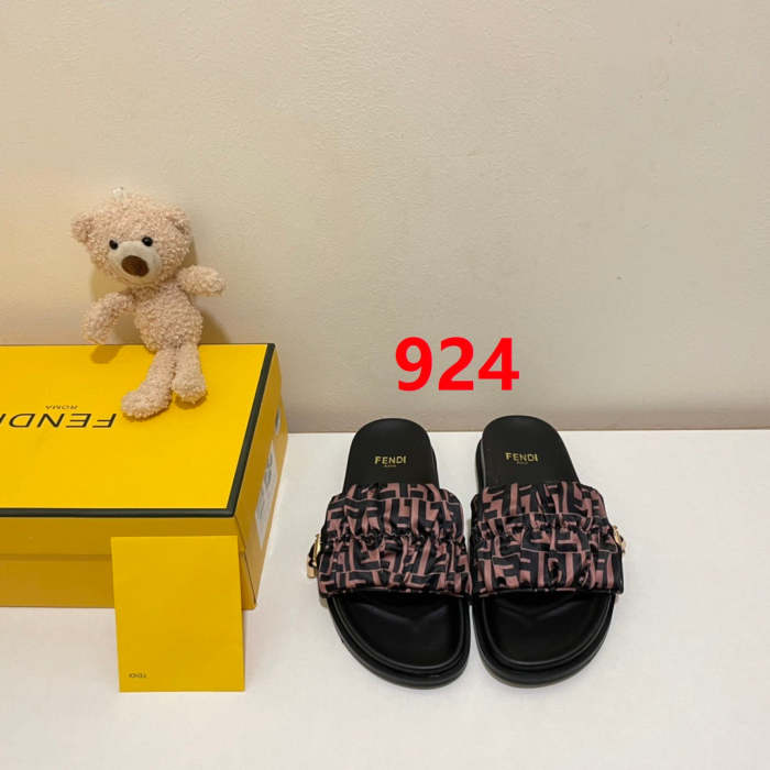 Flat leather sandals slippers , size 35-40 ,with box, SS50-924