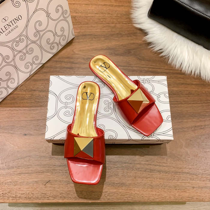 Flat leather sandals slippers , size 35-40 ,with box, SS50-907-912