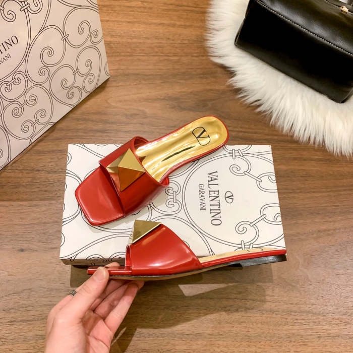 Flat leather sandals slippers , size 35-40 ,with box, SS50-907-912