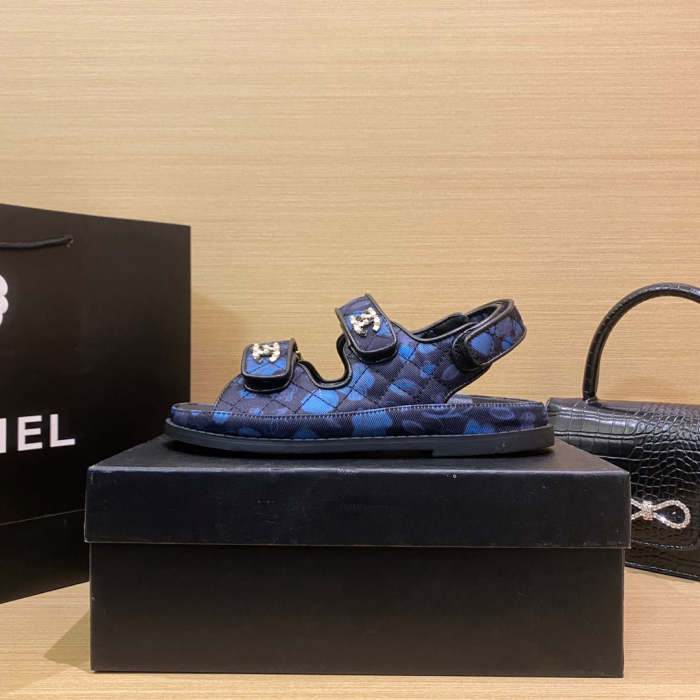 Flat leather sandals slippers , size 34-40 ,with box, SS60-1469