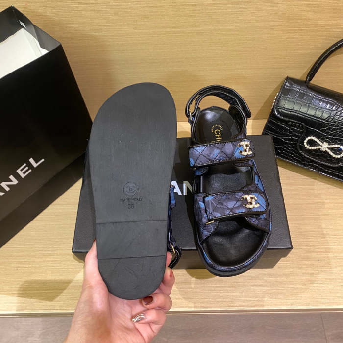 Flat leather sandals slippers , size 34-40 ,with box, SS60-1469