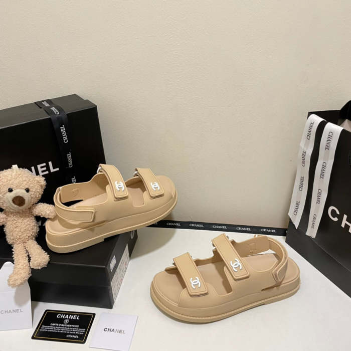 Flat leather sandals slippers , size 35-40 ,with box, SS50-944