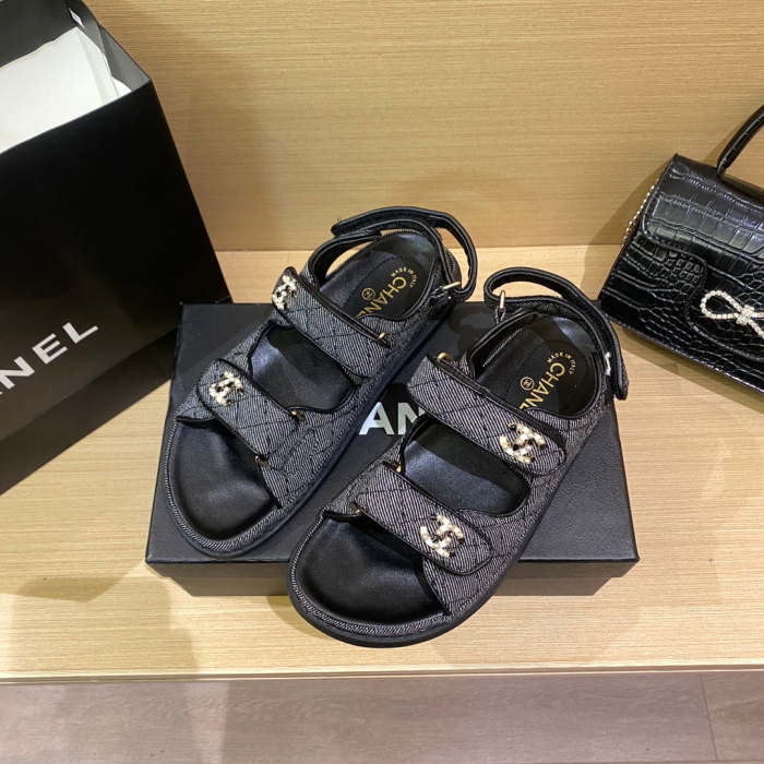 Flat leather sandals slippers , size 34-40 ,with box, SS60-1470