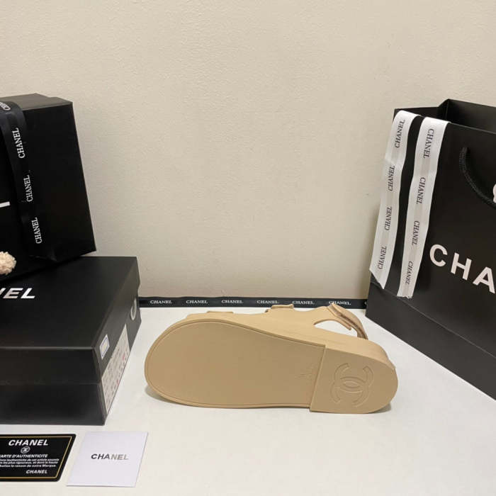 Flat leather sandals slippers , size 35-40 ,with box, SS50-944