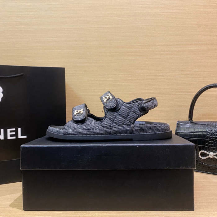 Flat leather sandals slippers , size 34-40 ,with box, SS60-1470